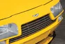 Aston Martin V8 Vantage Volante Zagato je velmi osmdesátkový a velmi žlutý