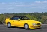 Aston Martin V8 Vantage Volante Zagato je velmi osmdesátkový a velmi žlutý