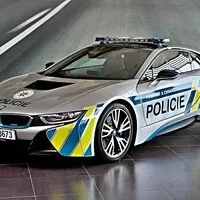 BMW i8 pro PČR aneb pomáhat a chránit hybridně