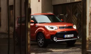 Recenze & testy: Kia Soul 1.6 T-GDI: Splašená krabička