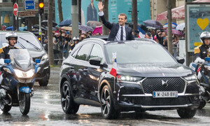 Novinky: Emmanuel Macron dostal prezidentský crossover DS 7 Crossback