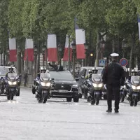 Emmanuel Macron dostal prezidentský crossover DS 7 Crossback