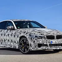BMW M5 jako všehrab…ale taky jako zadohrab…ale taky jako všehrab