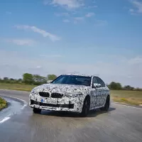 BMW M5 jako všehrab…ale taky jako zadohrab…ale taky jako všehrab