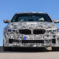BMW M5 jako všehrab…ale taky jako zadohrab…ale taky jako všehrab