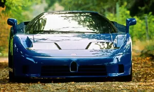 Bugatti EB110: Příběhy neobyčejného šílenství