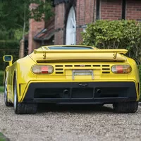 Bugatti EB110: Příběhy neobyčejného šílenství