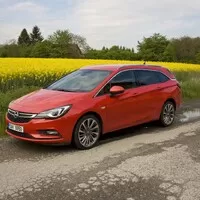 Opel Astra Sports Tourer 1.6 Turbo: Dva v jednom