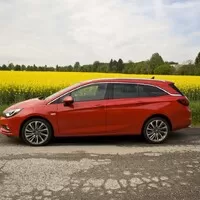 Opel Astra Sports Tourer 1.6 Turbo: Dva v jednom
