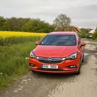Opel Astra Sports Tourer 1.6 Turbo: Dva v jednom