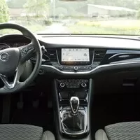 Opel Astra Sports Tourer 1.6 Turbo: Dva v jednom