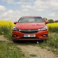 Opel Astra Sports Tourer 1.6 Turbo: Dva v jednom