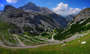 TopX: 5 legendárních silnic v názvech automobilů