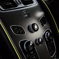 Aston Martin ve speciální edici AMR: skoro jako závoďák