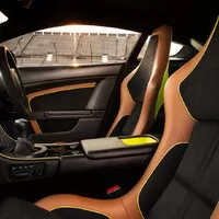 Aston Martin ve speciální edici AMR: skoro jako závoďák