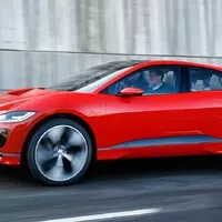 Jaguar začíná vyrábět své první elektrické SUV. Prodávat se má ještě letos.