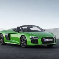 Audi R8 Spyder V10 Plus se v nové reklamě vydává do hor