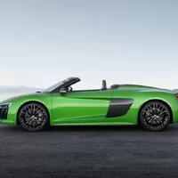 Audi R8 Spyder V10 Plus se v nové reklamě vydává do hor