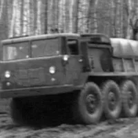 ZiL 135: Jeden motor nestačí