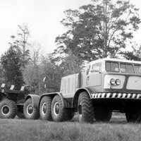 ZiL 135: Jeden motor nestačí