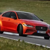 Jaguar XE SV Project 8: Nejvýkonnější silniční Jaguar na závodním podvozku