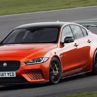 Jaguar XE SV Project 8: Nejvýkonnější silniční Jaguar na závodním podvozku