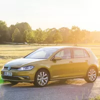 Volkswagen Golf 2.0 TDI: Před branou luxusu