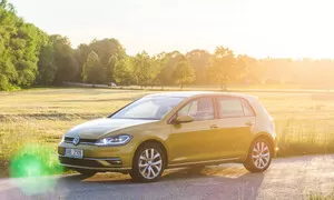 Volkswagen Golf 2.0 TDI: Před branou luxusu