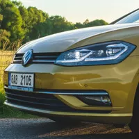 Volkswagen Golf 2.0 TDI: Před branou luxusu