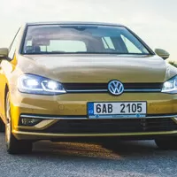 Volkswagen Golf 2.0 TDI: Před branou luxusu