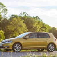 Volkswagen Golf 2.0 TDI: Před branou luxusu