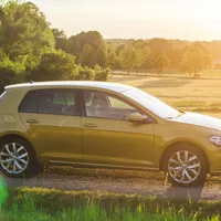Volkswagen Golf 2.0 TDI: Před branou luxusu