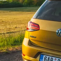 Volkswagen Golf 2.0 TDI: Před branou luxusu
