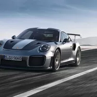 Porsche 911 GT2 RS je na světě a úžasná
