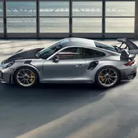 Porsche 911 GT2 RS je na světě a úžasná