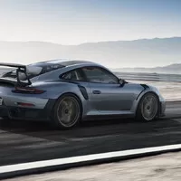 Porsche 911 GT2 RS je na světě a úžasná