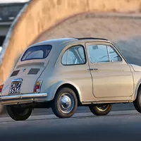 Zaslouží si Fiat 500 statut moderního umění?