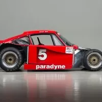 Máte nějaké prachy bokem? Kupte si ojedinělé závodní Porsche!