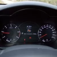 Kia Carens 1.7 CRDi : Neúnavný pomocník unaveného rodiče