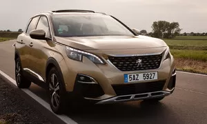 Recenze & testy: Peugeot 3008 1.2 PureTech: V kokpitu
