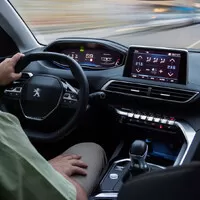 Peugeot 3008 1.2 PureTech: V kokpitu