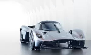 Aston Martin ukazuje prakticky hotovou Valkyrii