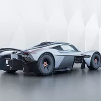 Aston Martin ukazuje prakticky hotovou Valkyrii