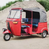 Bajaj RE Compact: Tuk tukem do Jižní Ameriky? Nebo aspoň do Malé Hanoje?