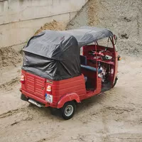 Bajaj RE Compact: Tuk tukem do Jižní Ameriky? Nebo aspoň do Malé Hanoje?
