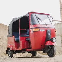 Bajaj RE Compact: Tuk tukem do Jižní Ameriky? Nebo aspoň do Malé Hanoje?