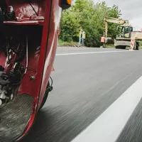 Bajaj RE Compact: Tuk tukem do Jižní Ameriky? Nebo aspoň do Malé Hanoje?