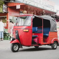 Bajaj RE Compact: Tuk tukem do Jižní Ameriky? Nebo aspoň do Malé Hanoje?