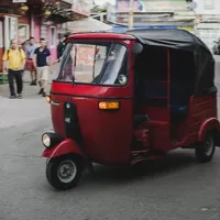 Bajaj RE Compact: Tuk tukem do Jižní Ameriky? Nebo aspoň do Malé Hanoje?