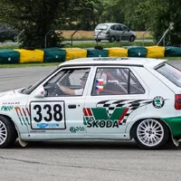 Trackday Vysoké Mýto 2017 vol. 2: Vedro, davy a boky
